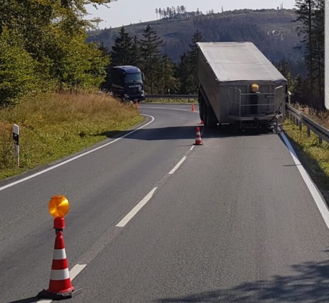 Einsatz 09 2020 L776 LKW-Ölspur web